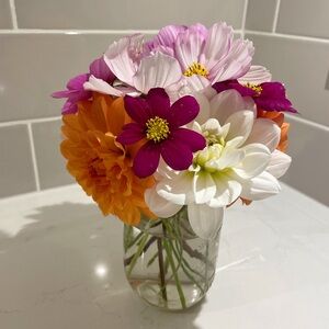 Meet your Posher, April